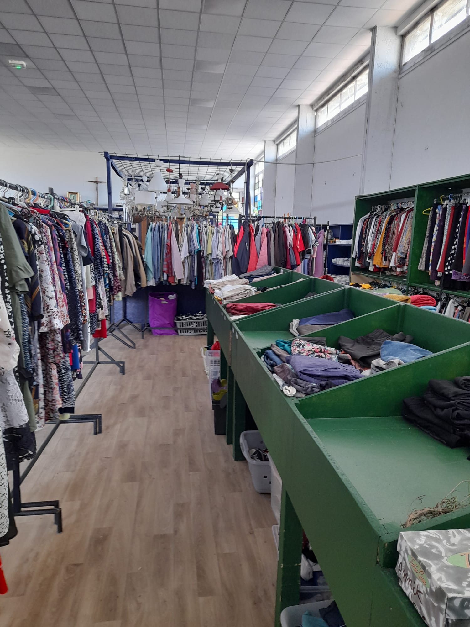 Découverte de la brocante et du vestiaire solidaire