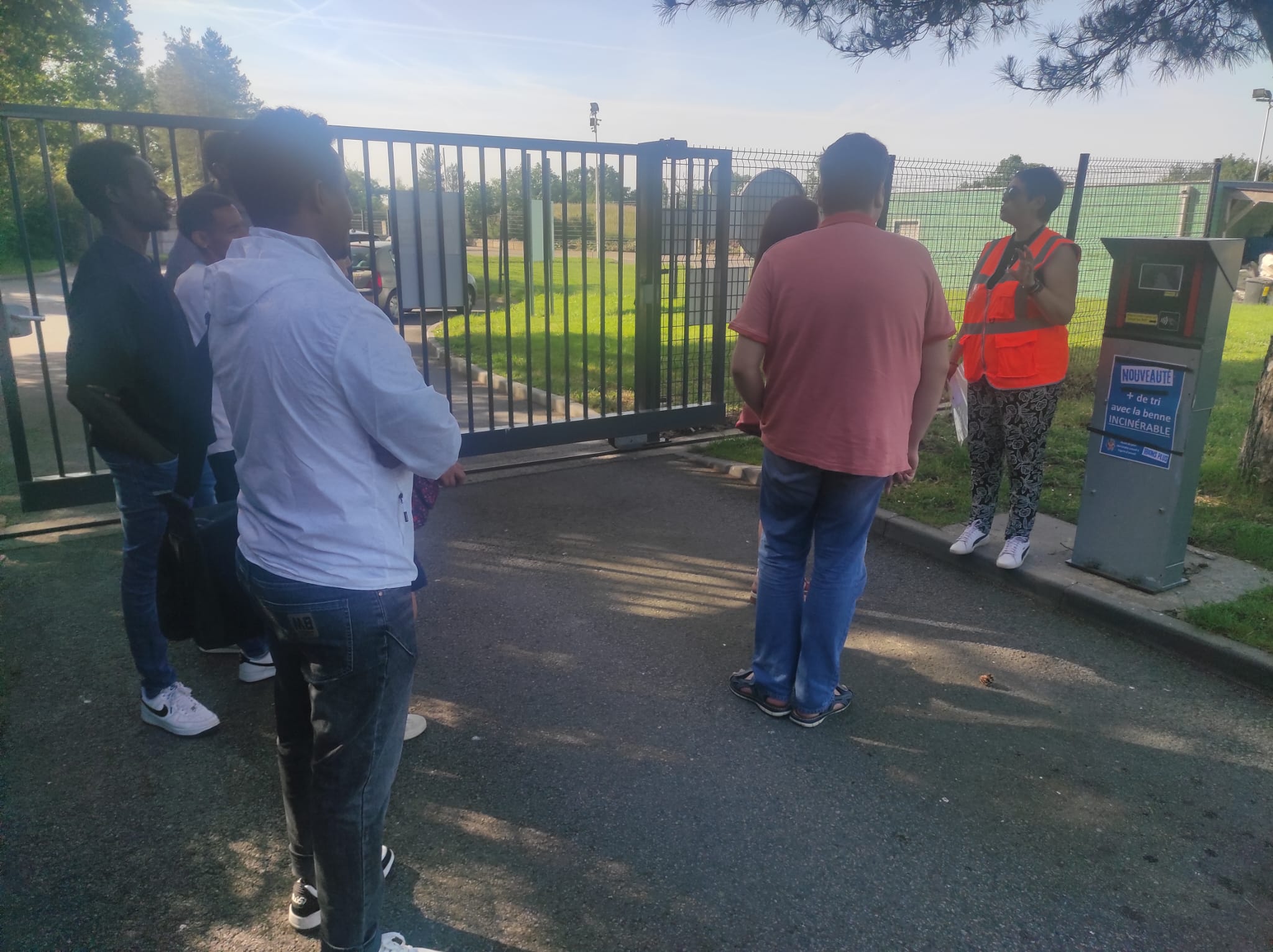 Visite de la déchèterie par le groupe Prépa Clés Avenir FLE